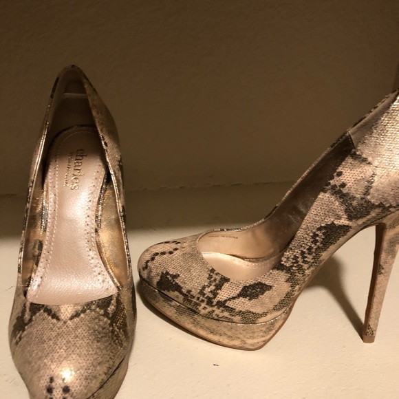 Charles David Platform Pumps Size 7 - Picture 4 of 7